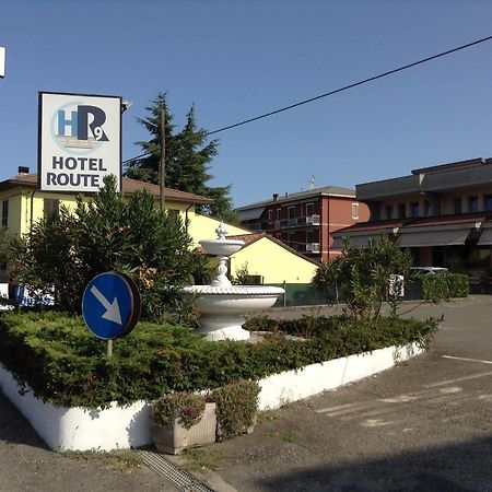 Hotel Route 9 Cadeo Eksteriør billede